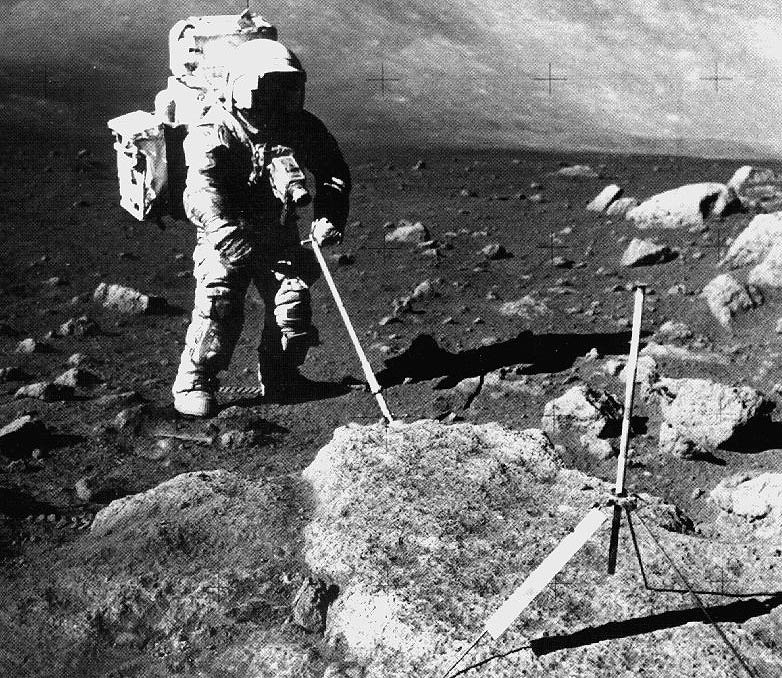 Почему НАСА прячет «лунный грунт» от всего мира?